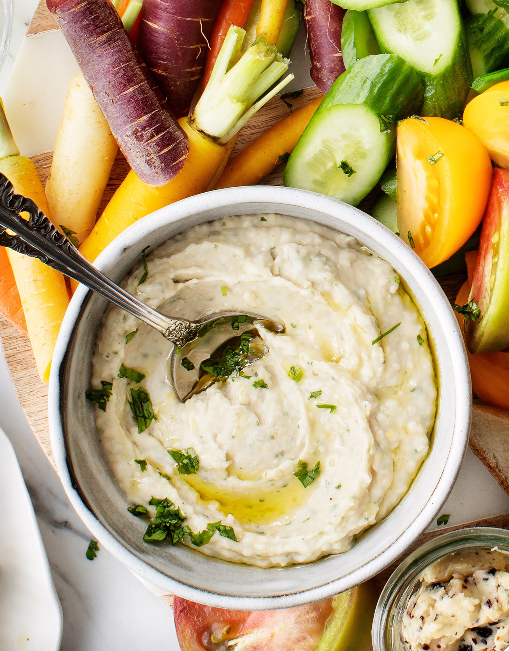 Quick & Easy White Bean Dip: Gourmet Flavor from Pantry Staples